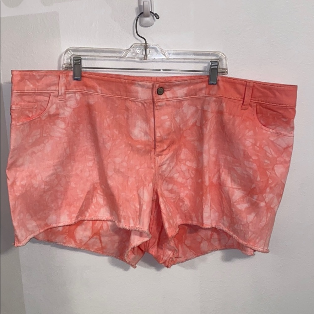 Peach Tie-Dye Denim Shorts Size 24